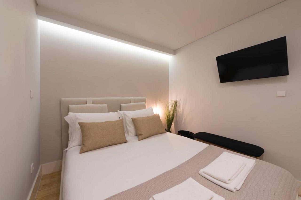 Lovelystay - Porto Peaceful Living W/ Backyard Exterior foto